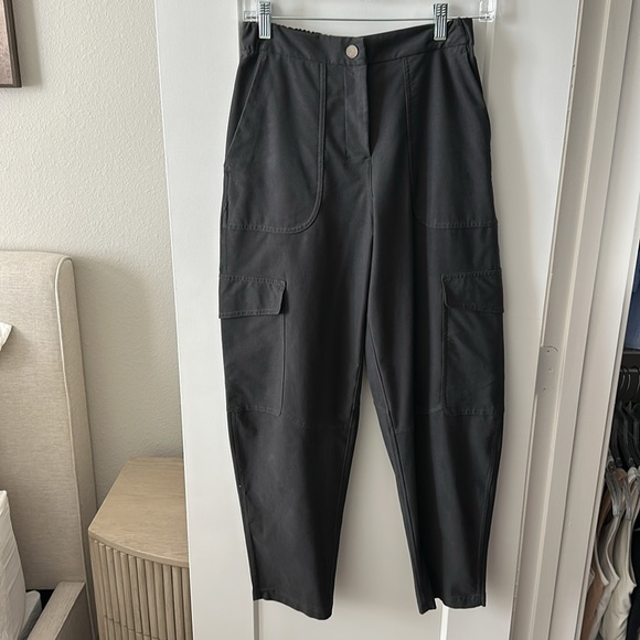 Lululemon Light Utilitech Cargo Pocket High-Rise Pant - Picture 5 of 8